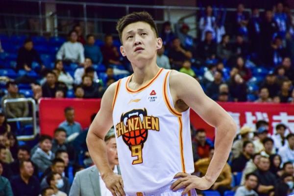 教練教你打籃球！周鵬13中10砍24分&生涯總得分升歷史第十三！